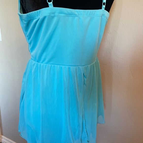Large turquoise tank top - Picture 2 of 4